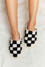 Load image into Gallery viewer, Checkered Plush Slippers