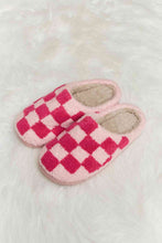 Load image into Gallery viewer, Checkered Plush Slippers