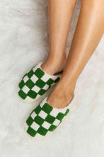 Load image into Gallery viewer, Checkered Plush Slippers