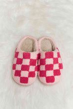 Load image into Gallery viewer, Checkered Plush Slippers