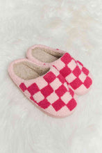 Load image into Gallery viewer, Checkered Plush Slippers