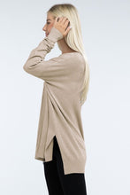 Load image into Gallery viewer, Hi-Low Hem Front Seam Sweater
