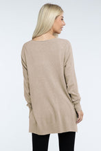 Load image into Gallery viewer, Hi-Low Hem Front Seam Sweater
