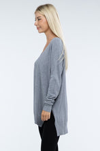 Load image into Gallery viewer, Hi-Low Hem Front Seam Sweater
