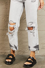 Load image into Gallery viewer, Now You See Me Cropped Jeans
